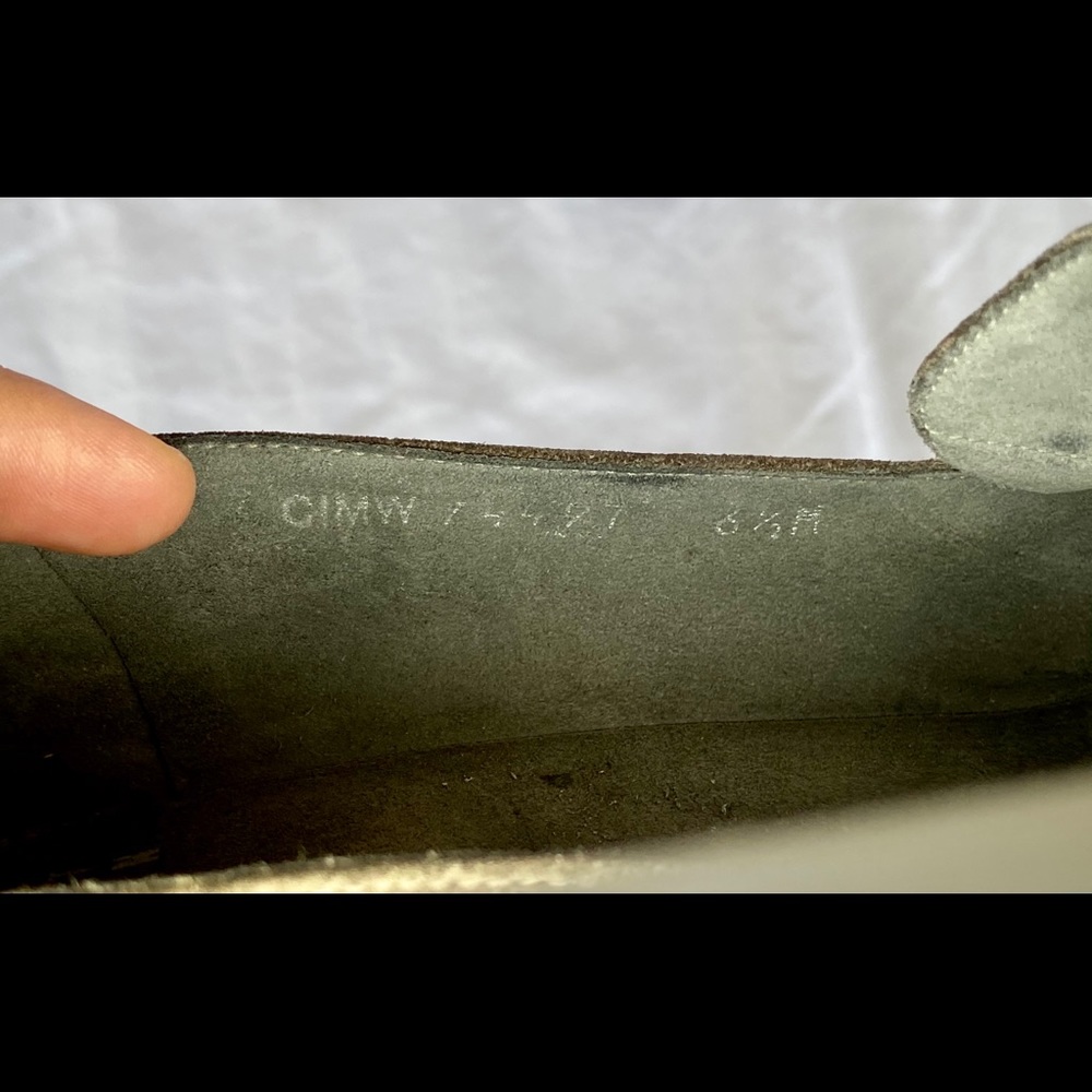 Stuart Weizmann Gray Suede Arise Wedges Sz. 6.5 M - image 8